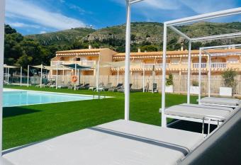 Cullera Holiday has rooms with a private hot tub