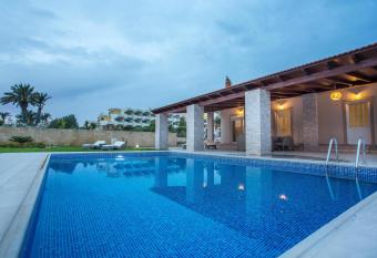 Kalathos Villa has Balcony rooms