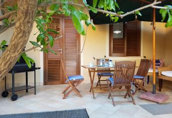 La dimora del capitano has Smoking rooms