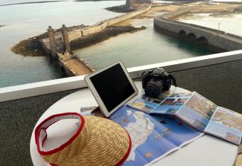 Hotel Miramar has Balcony rooms