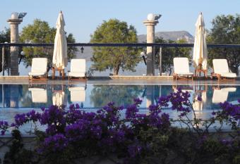 Lagada Beach Hotel has Balcony rooms
