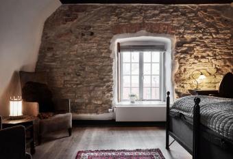 Hotel Helgeand Wisby allows 18 year olds to book a room