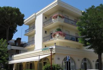 Hotel Luciana has Balcony rooms