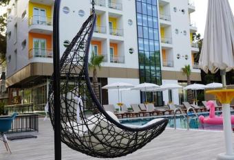 Hotel Monaco & Garden has Balcony rooms