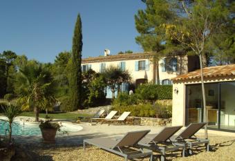 Bastide P  rass  e allows 18 year olds to book a room