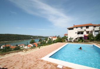 Apartment with seaview terrace has Balcony rooms