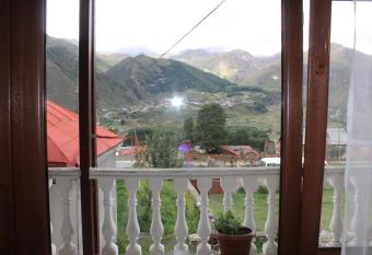 Roza Guesthouse has Balcony rooms