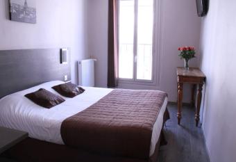 Jeff Hotel allows 18 year olds to book a room