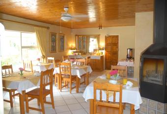 Purple Olive Guest House has Balcony rooms