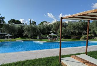 Saint Nicholas Hotel allows 18 year olds to book a room