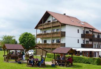Gr  ner Baum has Balcony rooms