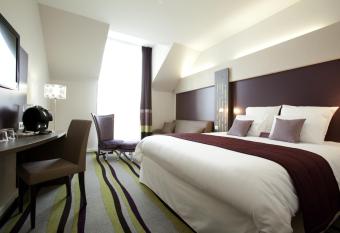 Mercure Chartres Cathedrale allows 18 year olds to book a room