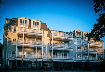 The Cozy Hotel & Lofts Timmendorfer Strand allows 18 year olds to book a room