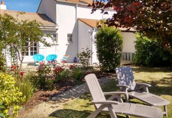 L Ondine has Balcony rooms