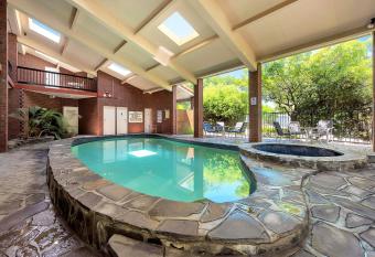 Comfort Inn & Suites Sombrero allows 18 year olds to book a room