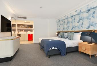 Coogee Bay Boutique Hotel has Balcony rooms