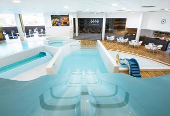 Atrium Hotel - Family friendly has Balcony rooms