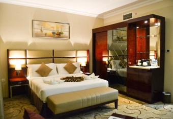 Al Salam Grand Hotel allows 18 year olds to book a room