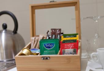 Myrtiana Apartments has rooms with a private hot tub