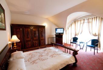 The Elite - Oradea s Legendary Hotel has Balcony rooms