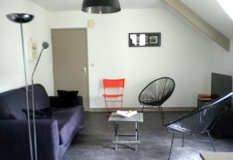 La Cerisaie allows 18 year olds to book a room