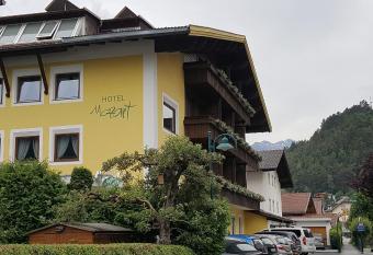 Hotel Mozart has Balcony rooms