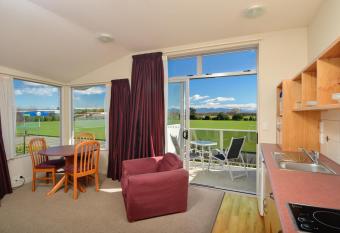 Parkside Motel allows 18 year olds to book a room