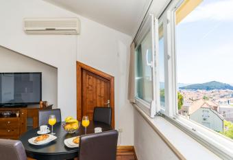 Apartment Mara allows 18 year olds to book a room