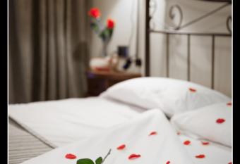 Hotel Fonte da Vila has rooms with a private hot tub