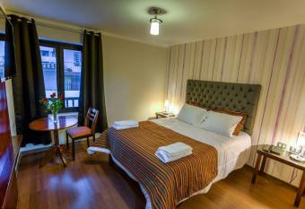 Ureta Hotel allows 18 year olds to book a room