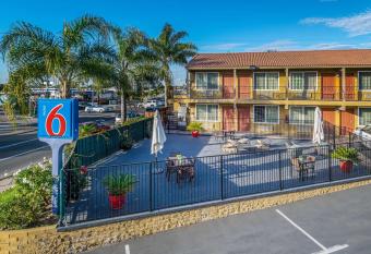 Motel 6 San Diego Southbay has Smoking rooms
