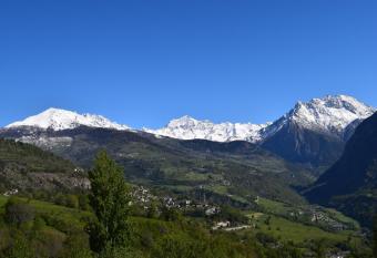 Coeur de montagne has Balcony rooms