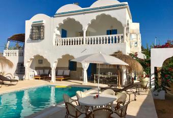 Menzel Churasco Djerba allows 18 year olds to book a room