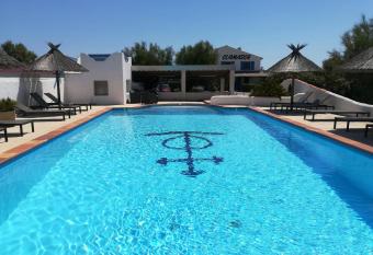 Clamador has Balcony rooms