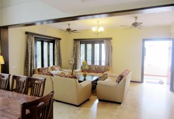 Villa Riverside allows 18 year olds to book a room