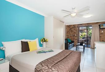 Byron Bayside Central Studio Apartments has Balcony rooms