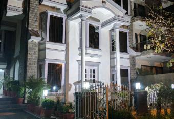 Hotel Windsor Castle Cyber City has Balcony rooms