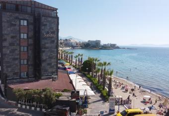 Hotel Sunday Beach has Balcony rooms