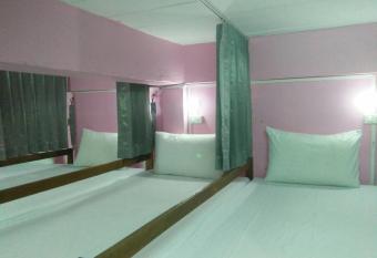 Lucky Homestay allows 18 year olds to book a room