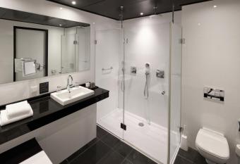 Van der Valk Hotel Sneek allows 18 year olds to book a room