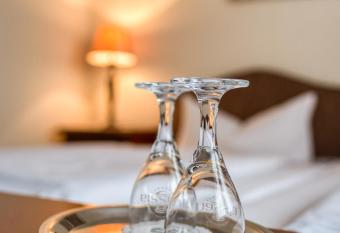 Central Hotel am K  nigshof has Balcony rooms