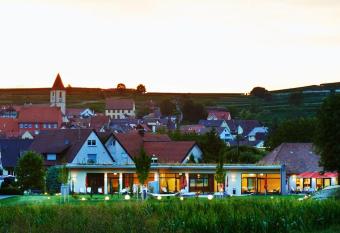 Kreuz-Post Hotel-Restaurant-SPA allows 18 year olds to book a room