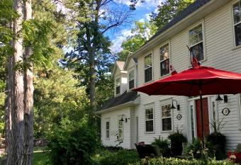 Darlington House Bed and Breakfast allows 18 year olds to book a room