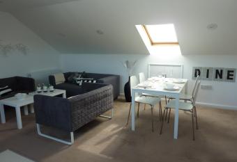 No 2 Town Apartment Sidmouth allows 18 year olds to book a room