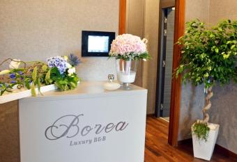 Borea Luxury B&B has Balcony rooms