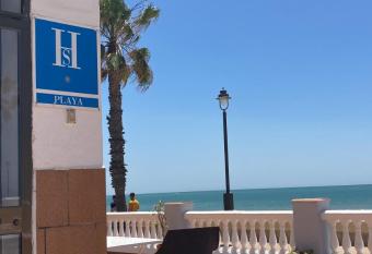 Tranv  a Beach House allows 18 year olds to book a room