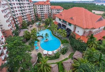 Holiday Inn Resort Batam, an IHG Hotel allows 18 year olds to book a room