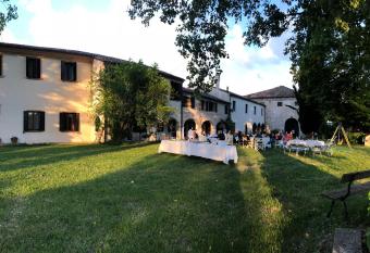Casa Cecilia has Balcony rooms