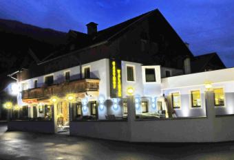 Hotel Gasthof Walcher has Balcony rooms