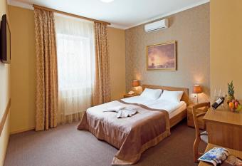 Wellotel Odessa allows 18 year olds to book a room
